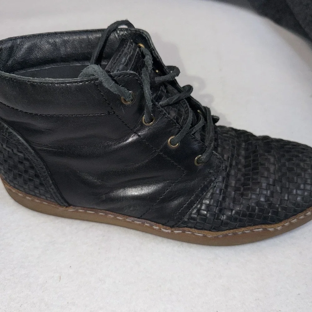 UGG Australia Mens 10 Black Woven Leather Chukka Boots Lace Up Casual